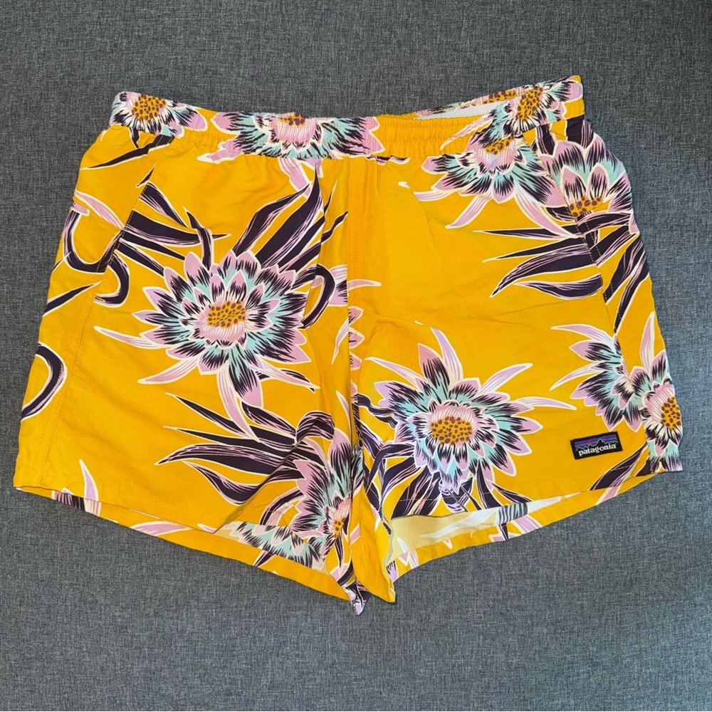 Patagonia Women's Baggies Shorts 5" Yellow Floral Print